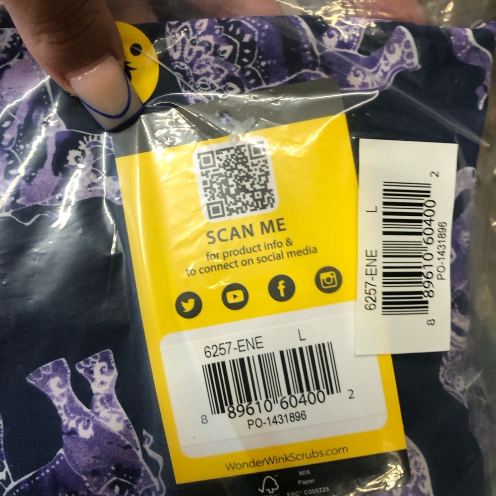 NWT Wink Purple Elephant Pattern Short Sleeve Scrub Top multiple sizes - Picture 6 of 16